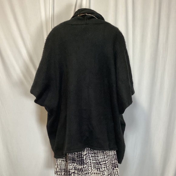 1408. Express Black Turtleneck Sweater NWT Size Large - Picture 3 of 5